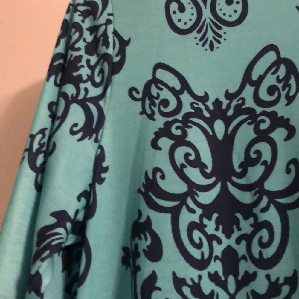 Large Top - Picture 2 of 5